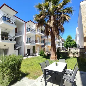 https://rt-apartments-4.hotelschalkidiki.net