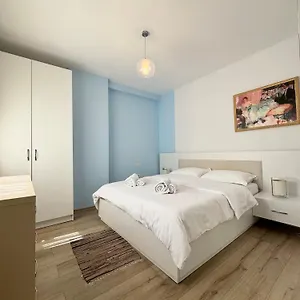 apartment-in-the-new-bazaar-of-tirana-hana-blu.albaniahotels.org/