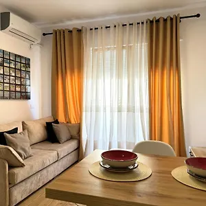 apartment-in-the-heart-of-old-bazaar-tirana-hana-apartments.albaniahotels.org/